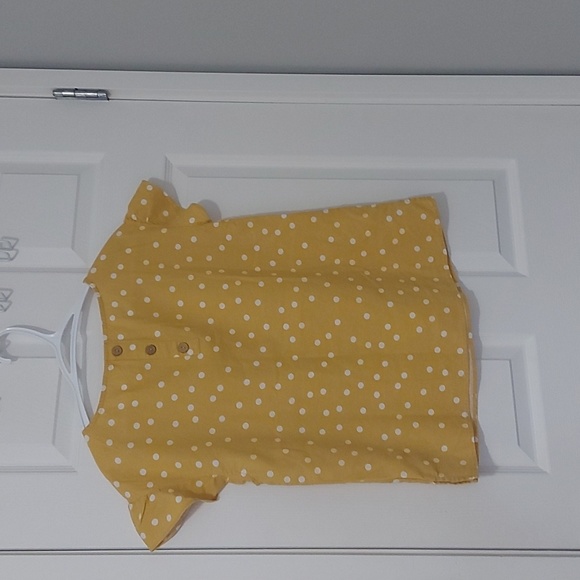 Ellen Tracy linen/rayon blend cap sleeve top with 3 buttons in back - Picture 4 of 9